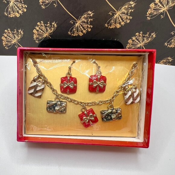 Avon Christmas Jewelry Sets Bundle - Picture 5 of 6